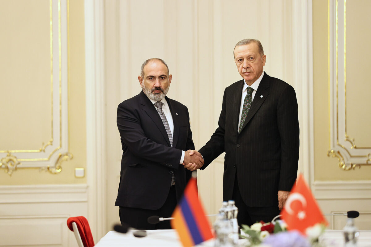 Erdoğan ve Paşinyan’dan Barış Sürecine Destek Mesajı