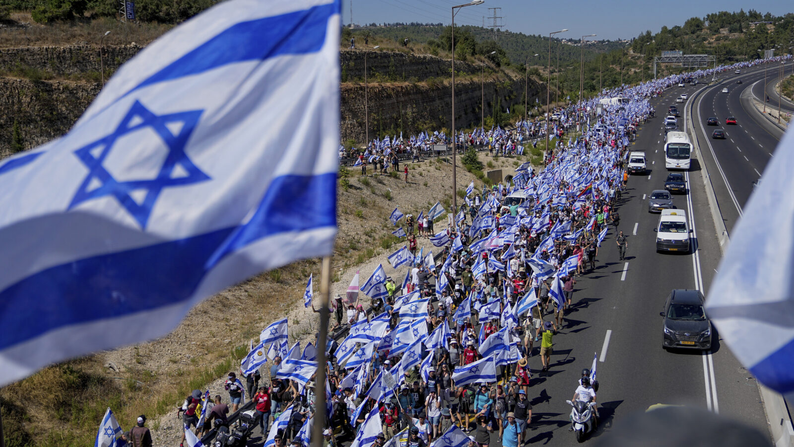 İsrail de On Binler Sokakta: Netanyahu’nun Gazze İşgal Kararı Protesto Ediliyor