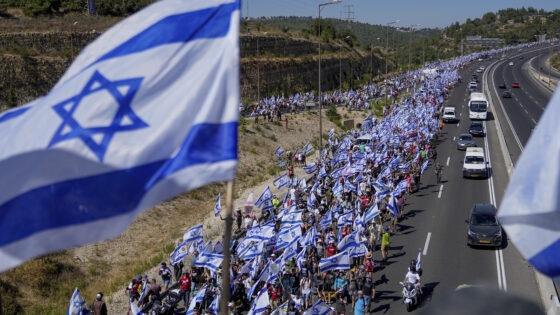 İsrail de On Binler Sokakta: Netanyahu’nun Gazze İşgal Kararı Protesto Ediliyor
